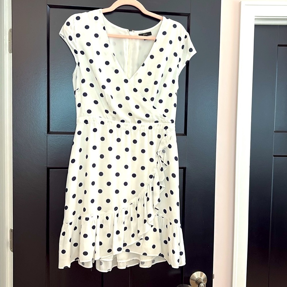 J. Crew White & Navy Polka Dot V-Neck, Front Cap Sleeve Ruffled,  Dress. Size 8